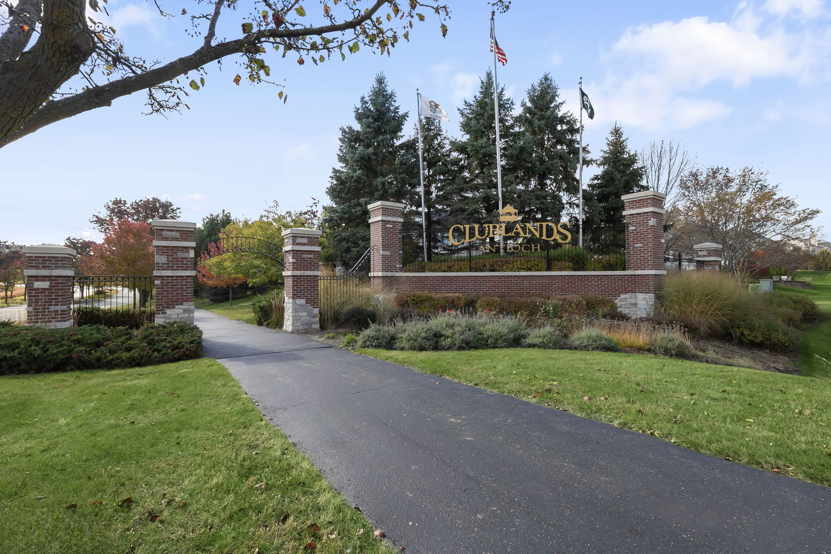 865 Sterling Heights Drive, Antioch, IL 60002