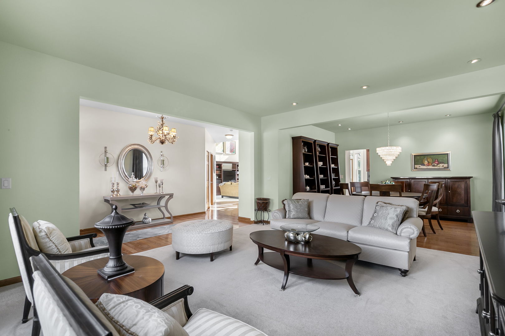 865 Sterling Heights Drive, Antioch, IL 60002