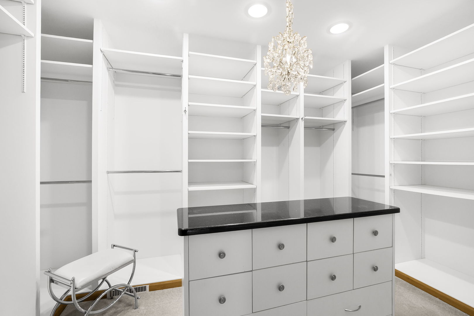 865 Sterling Heights Drive, Antioch, IL 60002