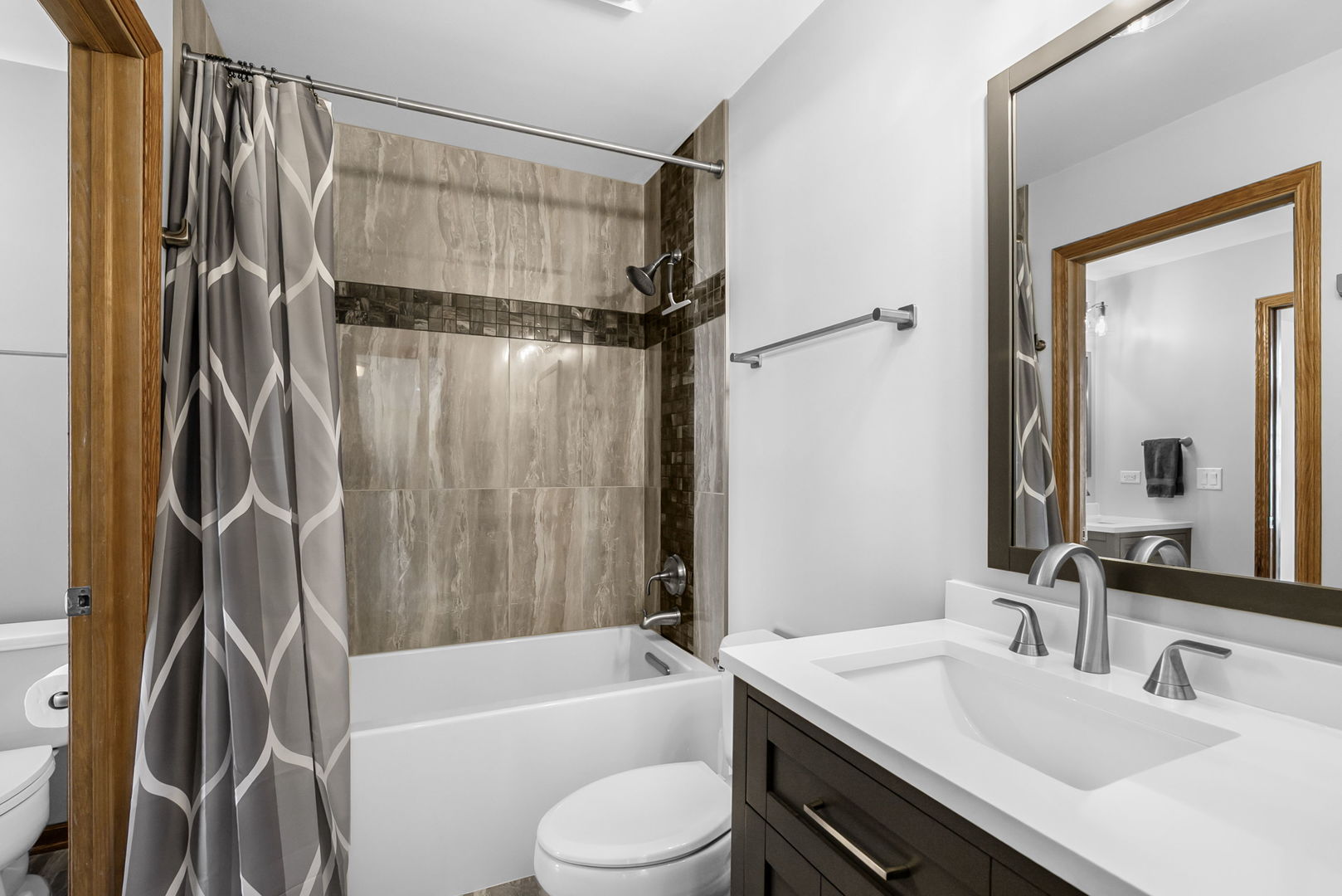 865 Sterling Heights Drive, Antioch, IL 60002