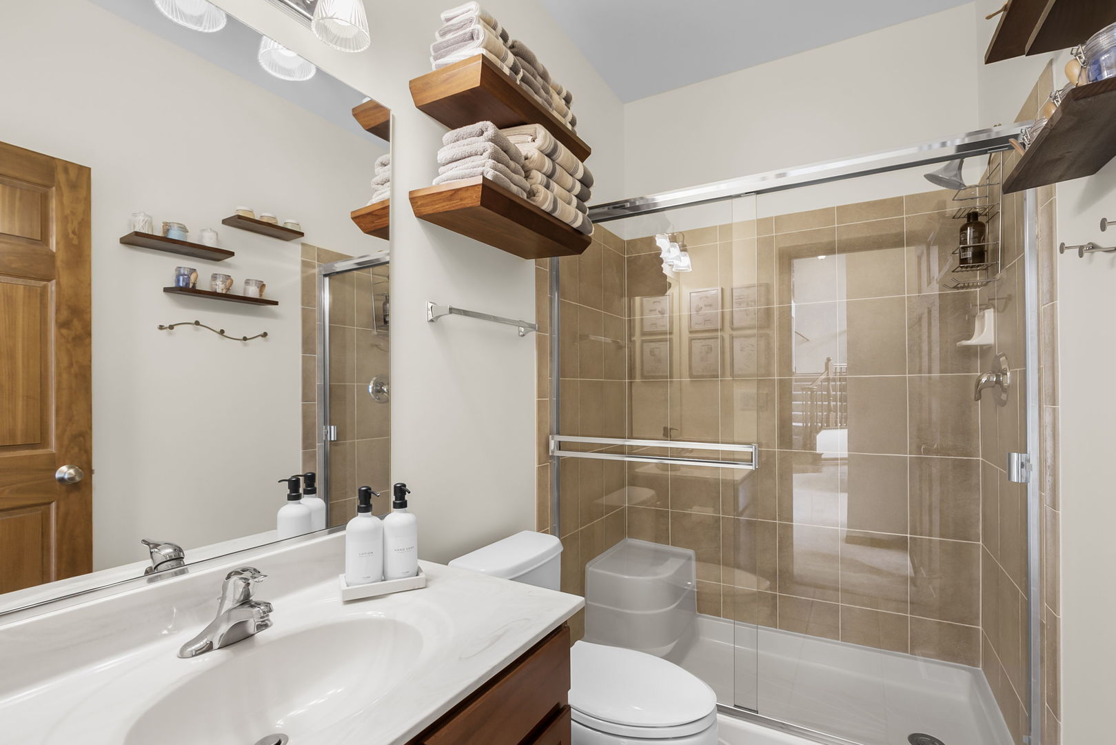 865 Sterling Heights Drive, Antioch, IL 60002