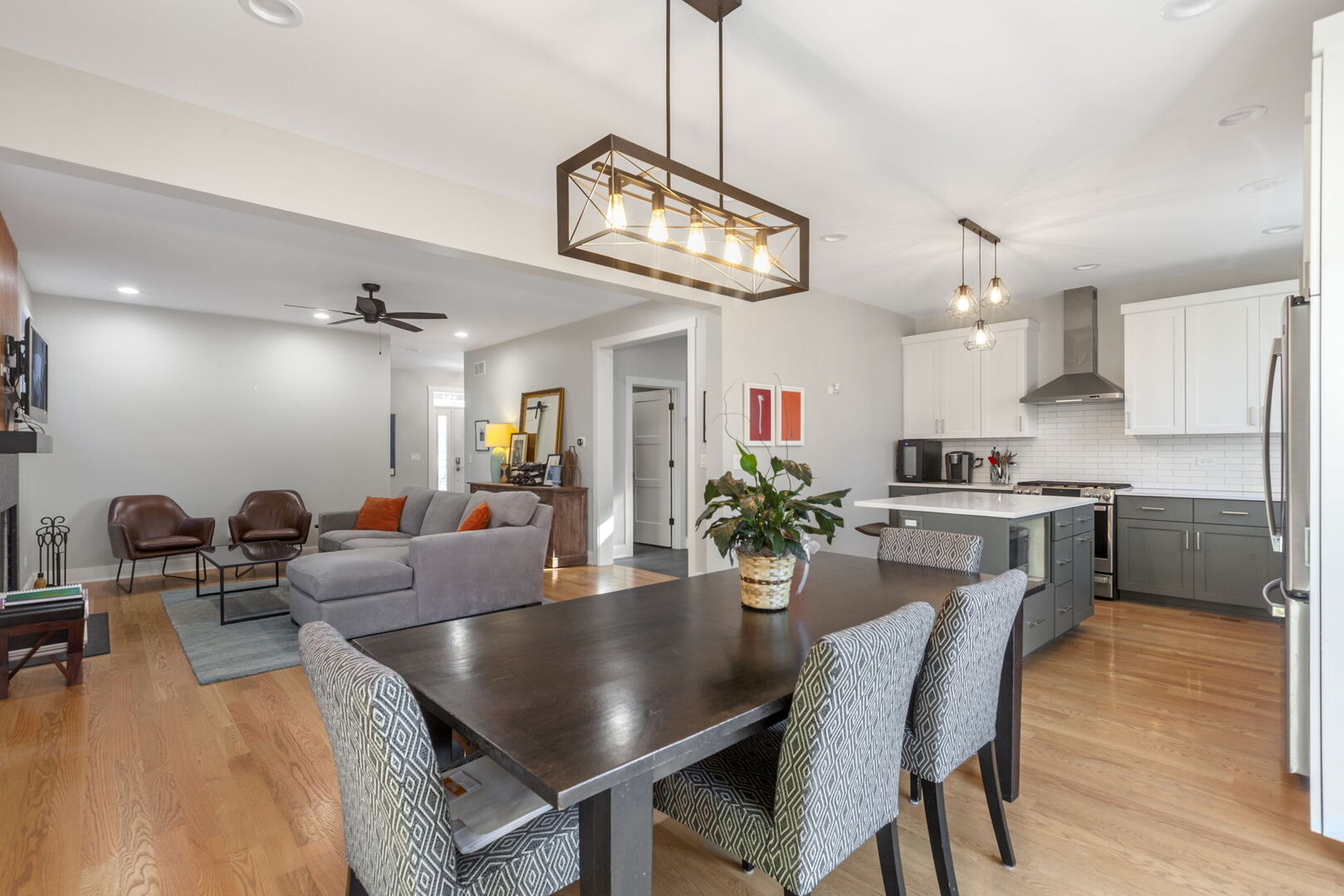 140 Sawyer Avenue, La Grange, IL 60525