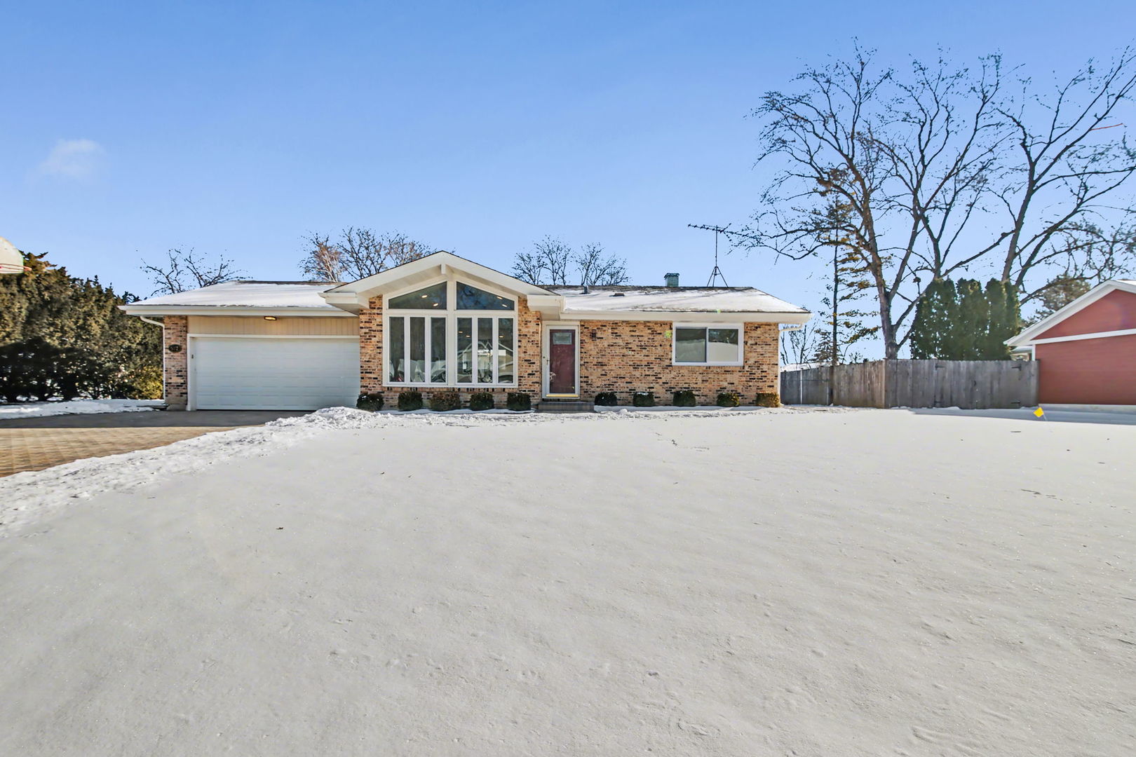 507 Northgate Road, Lindenhurst, IL 60046