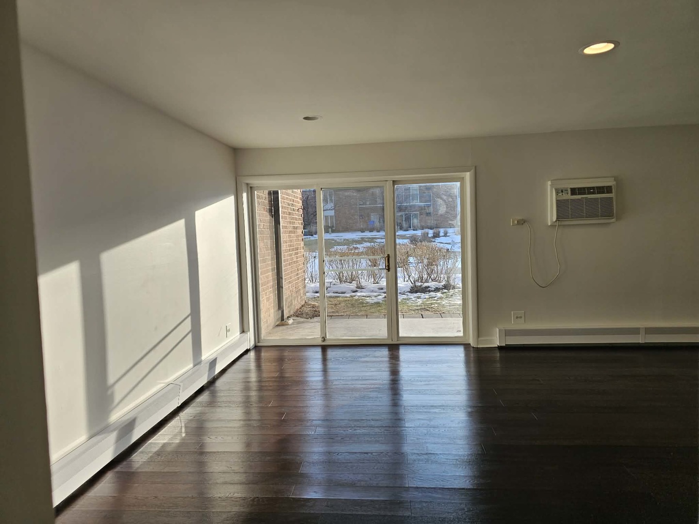 3913 Saratoga Avenue #G-105, Downers Grove, IL 60515