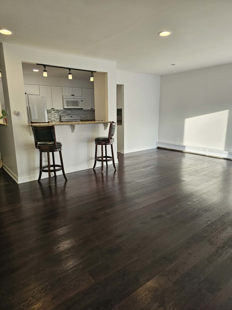 3913 Saratoga Avenue #G-105, Downers Grove, IL 60515