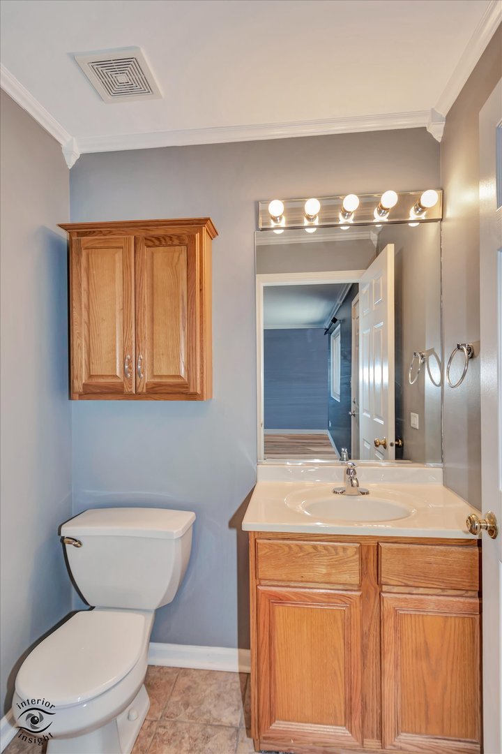 5251 W 157TH Street #6, Oak Forest, IL 60452