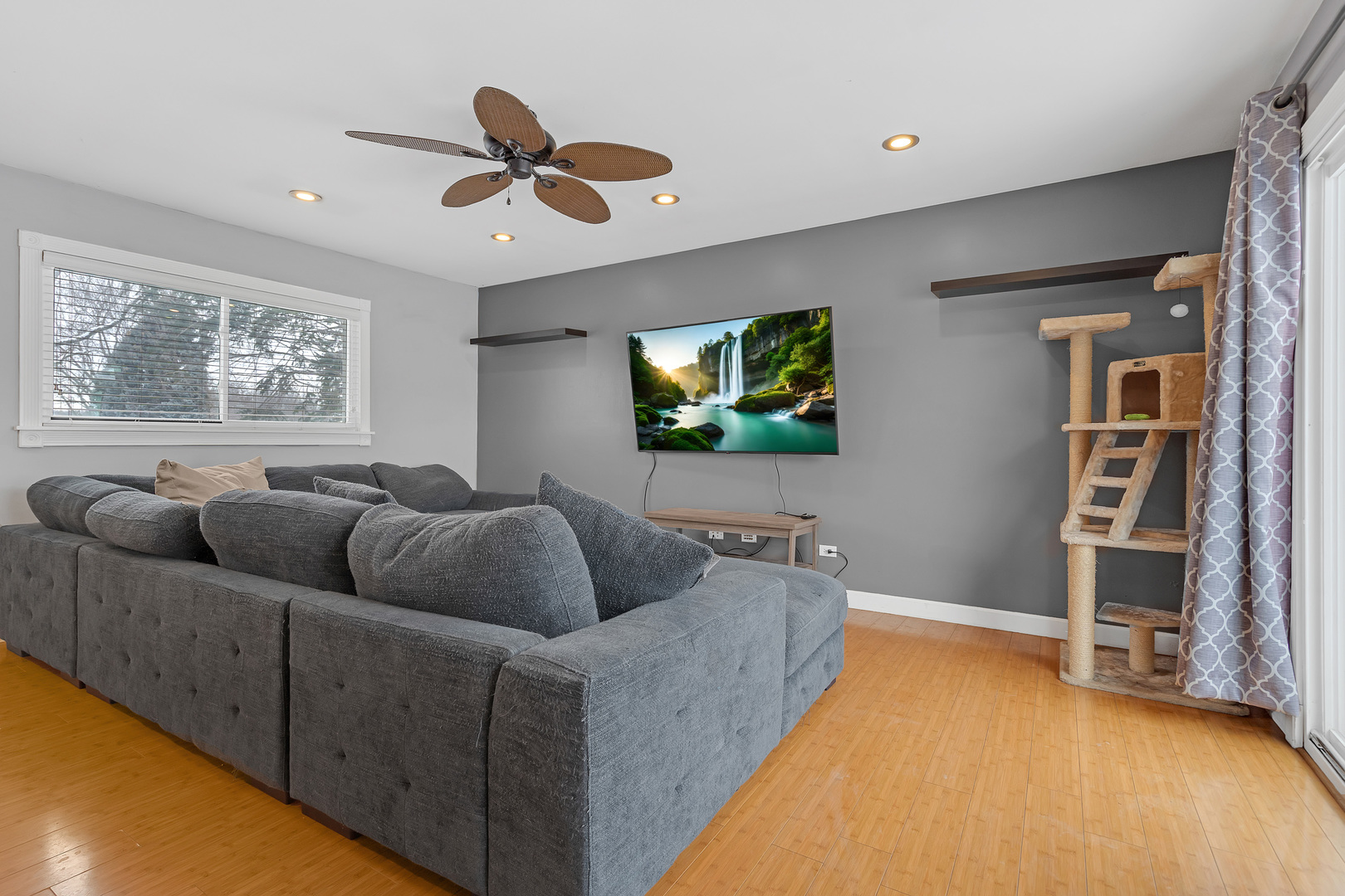 605 Tanglewood Drive, Streamwood, IL 60107