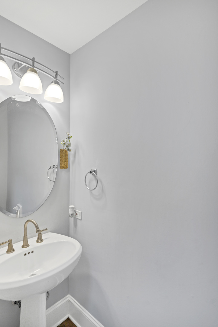 629 Waterford Lane, South Elgin, IL 60177