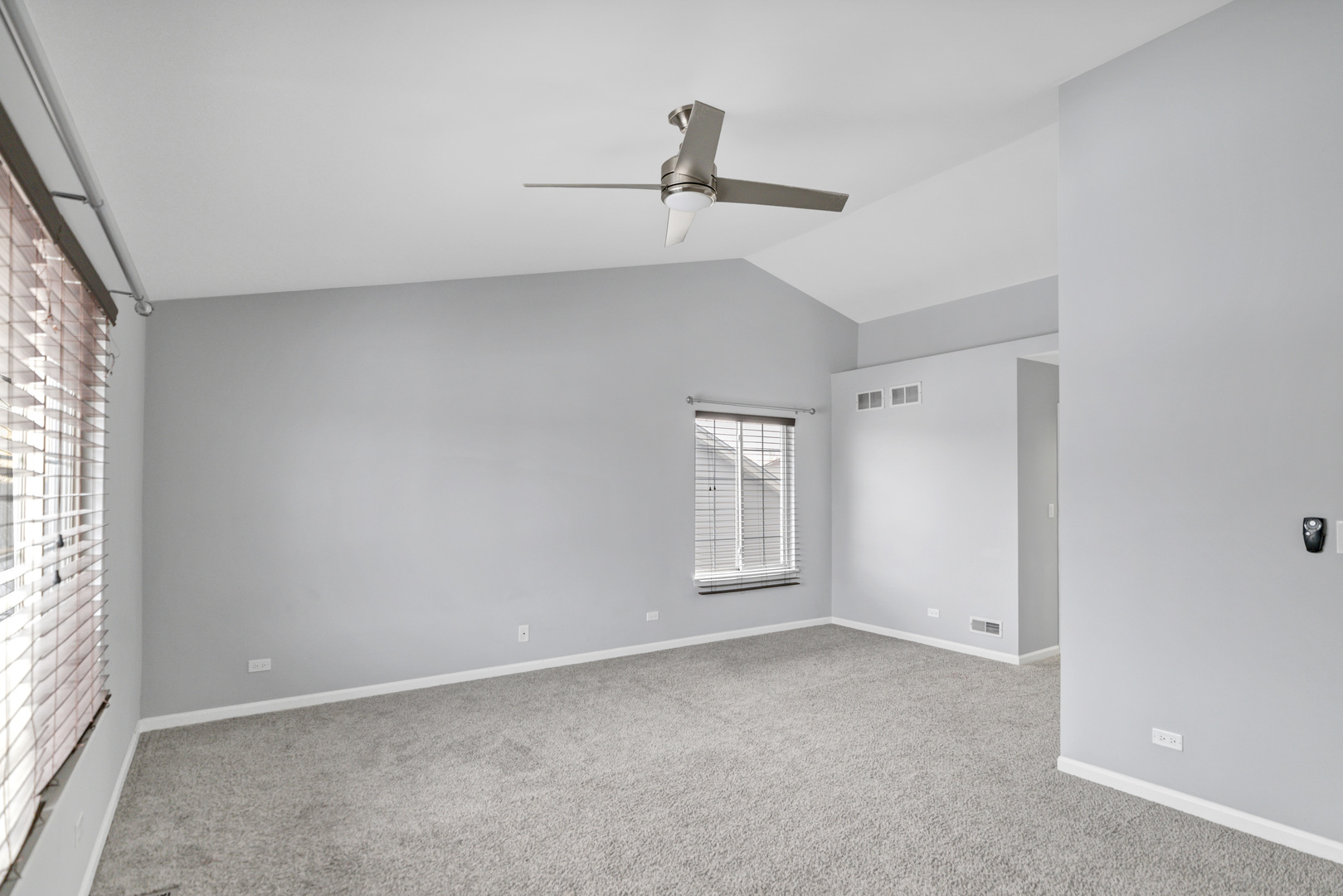 629 Waterford Lane, South Elgin, IL 60177