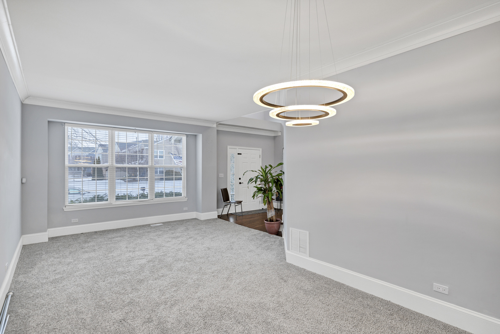 629 Waterford Lane, South Elgin, IL 60177