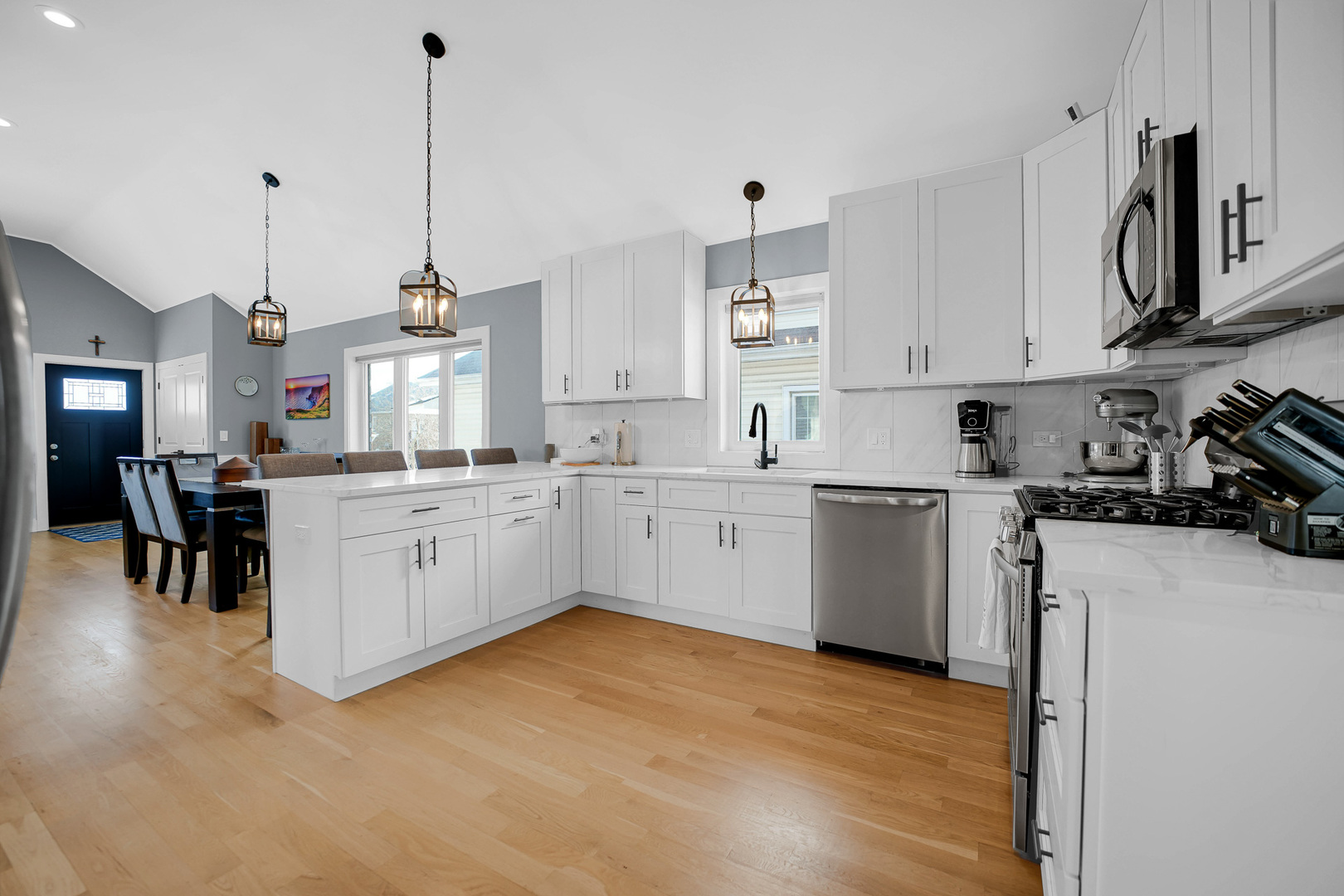 5418 S Mulligan Avenue, Chicago, IL 60638