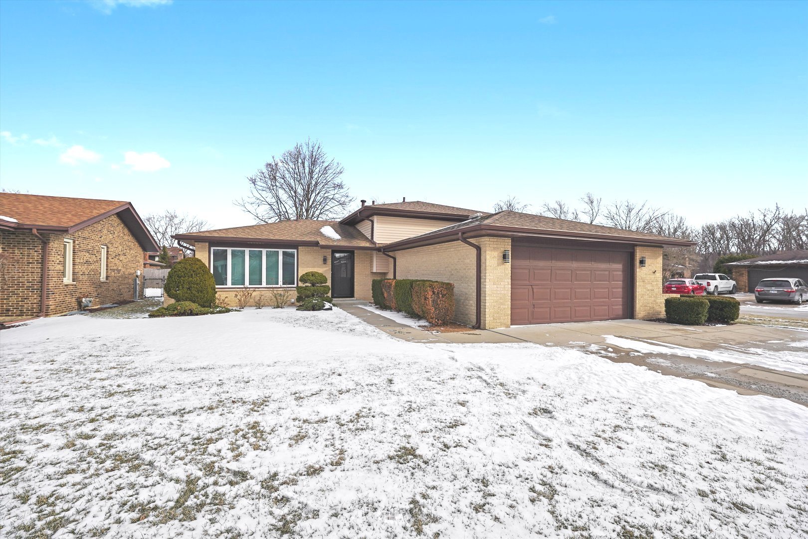 11201 S Deerpath Lane, Palos Hills, IL 60465