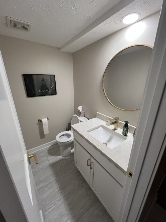 5954 Crow Valley Park Drive, Davenport, IA 52807