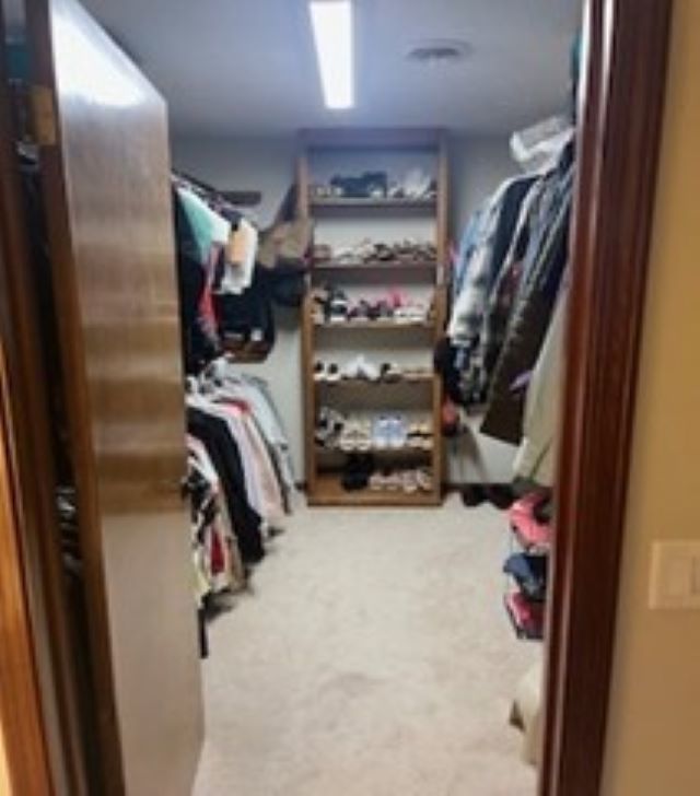 5954 Crow Valley Park Drive, Davenport, IA 52807