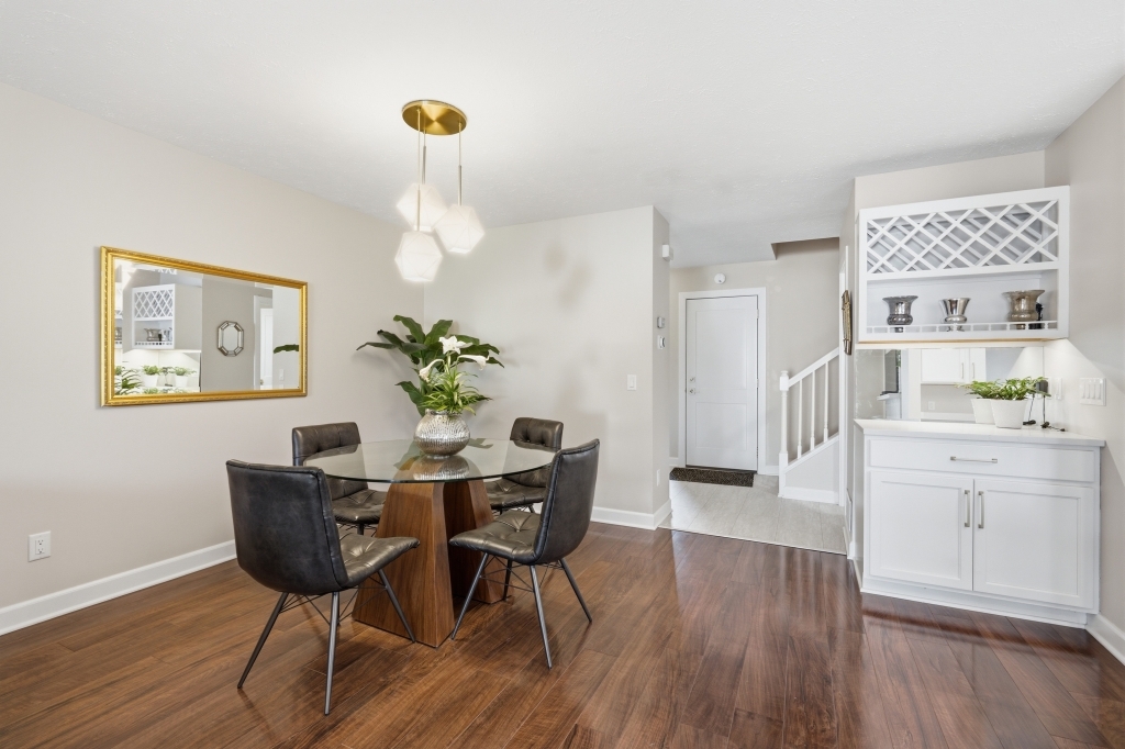 5954 Crow Valley Park Drive #9, Davenport, IA 52807