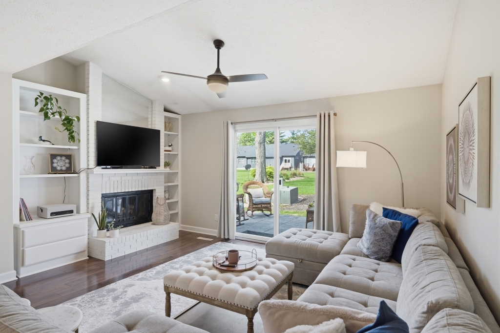 5954 Crow Valley Park Drive #9, Davenport, IA 52807