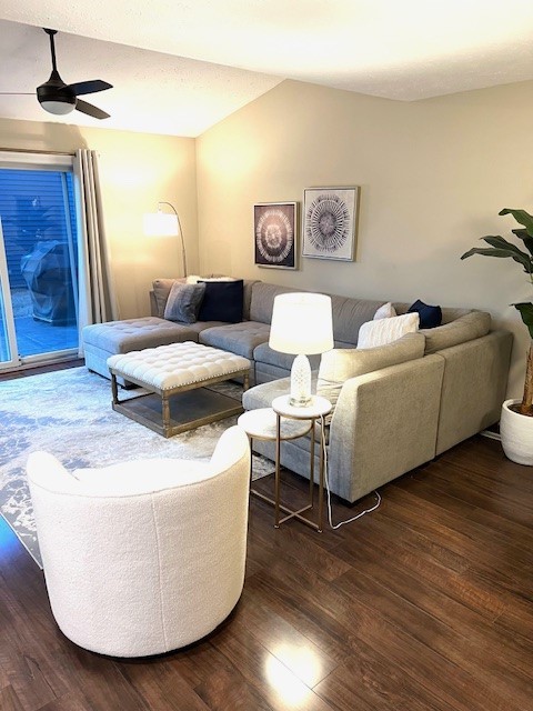 5954 Crow Valley Park Drive, Davenport, IA 52807