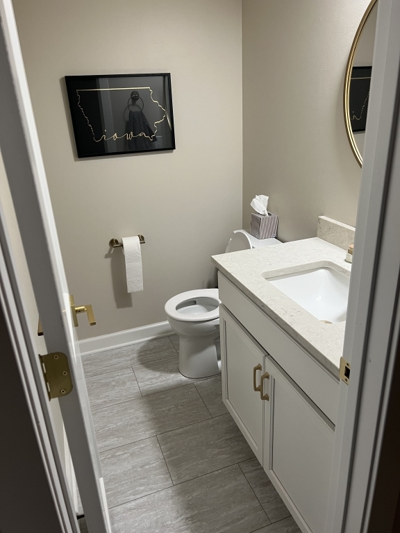 5954 Crow Valley Park Drive, Davenport, IA 52807