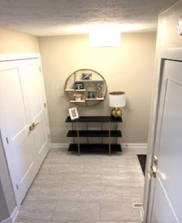 5954 Crow Valley Park Drive, Davenport, IA 52807