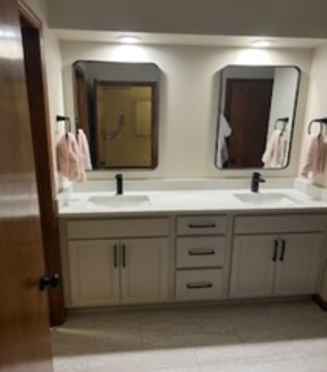 5954 Crow Valley Park Drive, Davenport, IA 52807