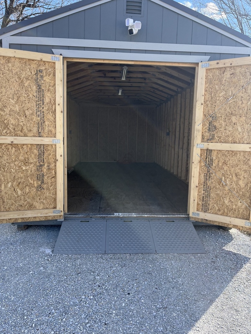 726 E Thompson Avenue, Hoopeston, IL 60942