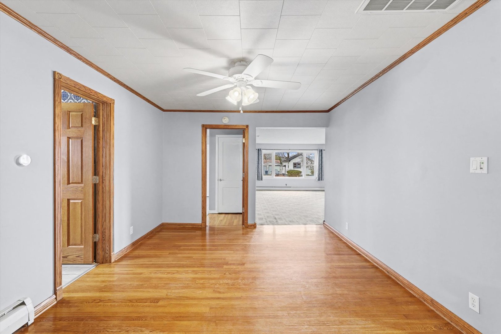 726 E Thompson Avenue, Hoopeston, IL 60942