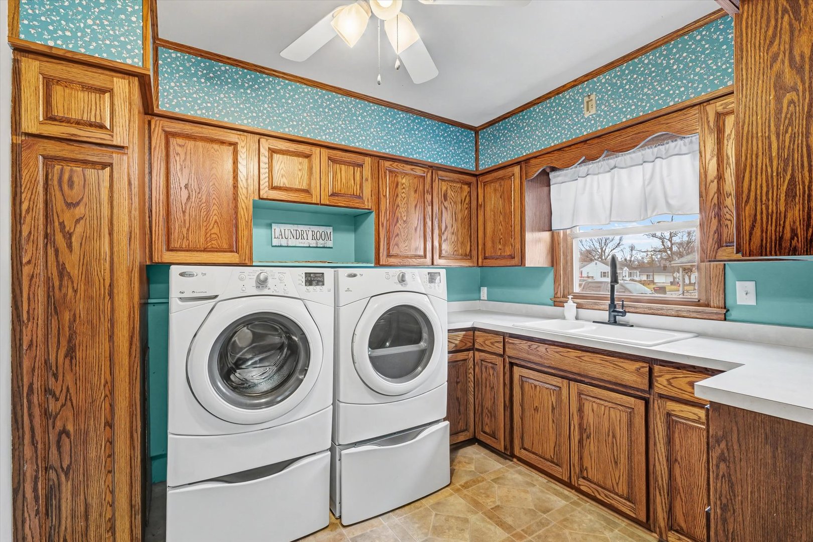 726 E Thompson Avenue, Hoopeston, IL 60942