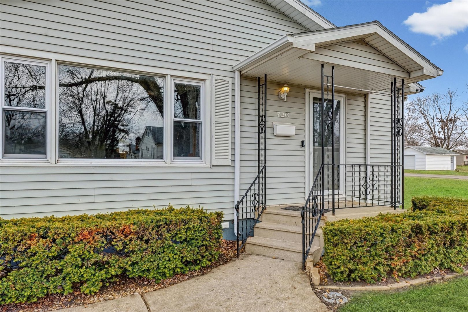 726 E Thompson Avenue, Hoopeston, IL 60942