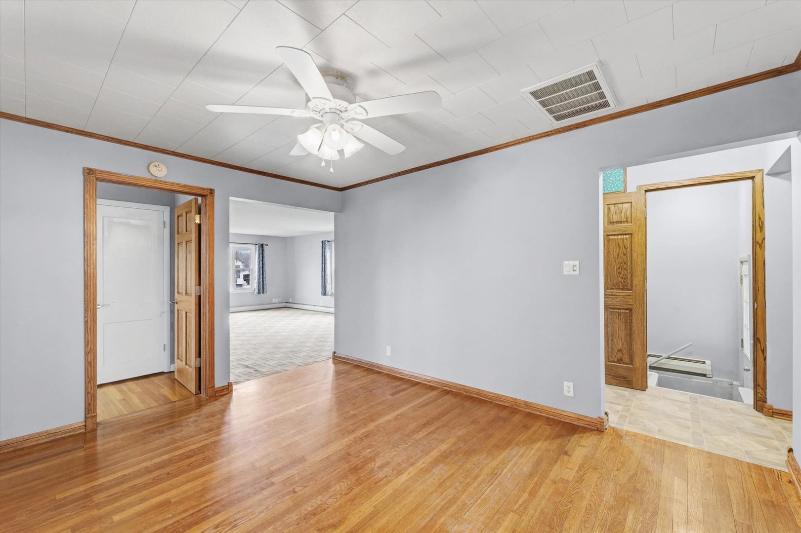 726 E Thompson Avenue, Hoopeston, IL 60942