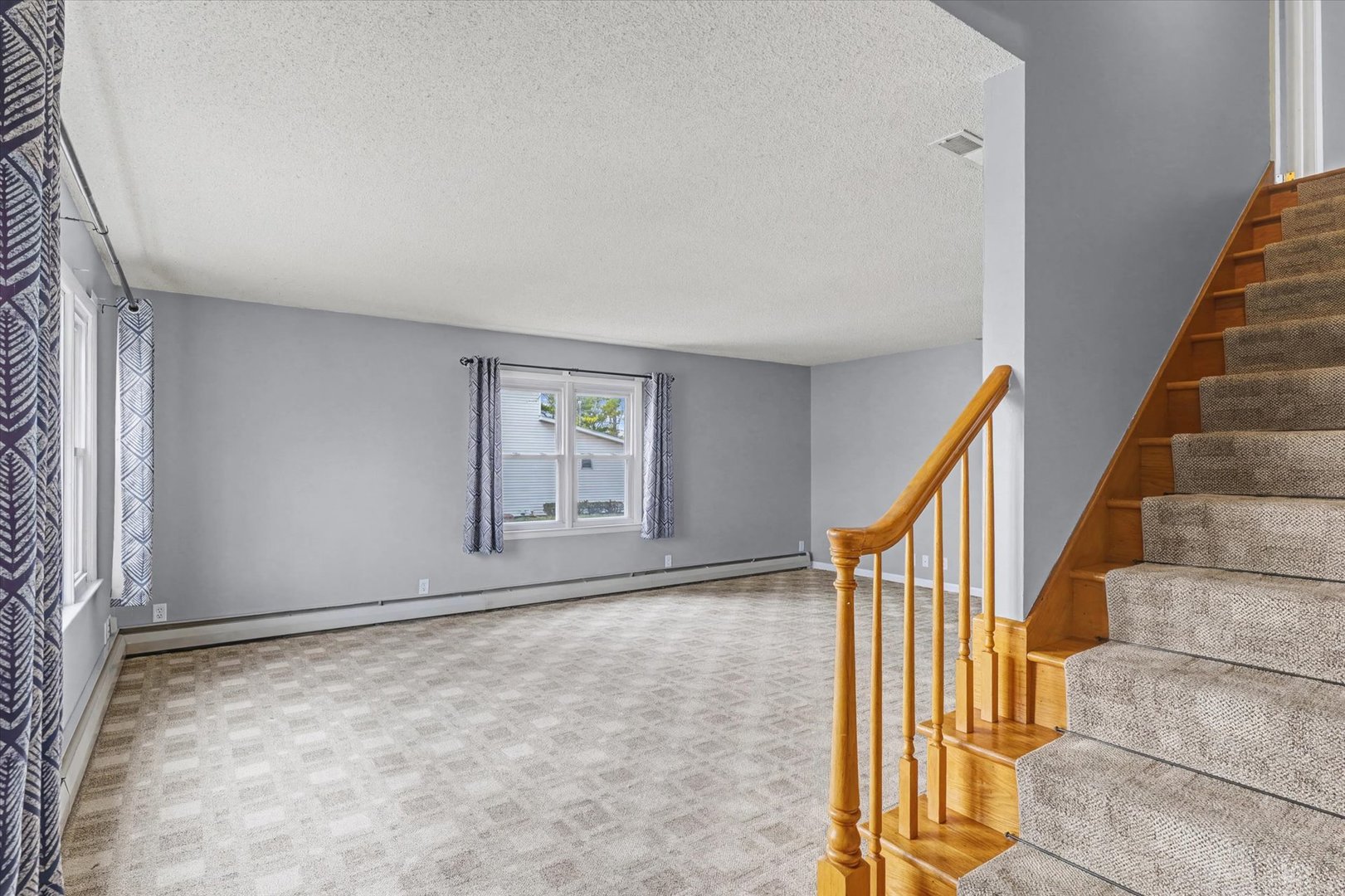 726 E Thompson Avenue, Hoopeston, IL 60942