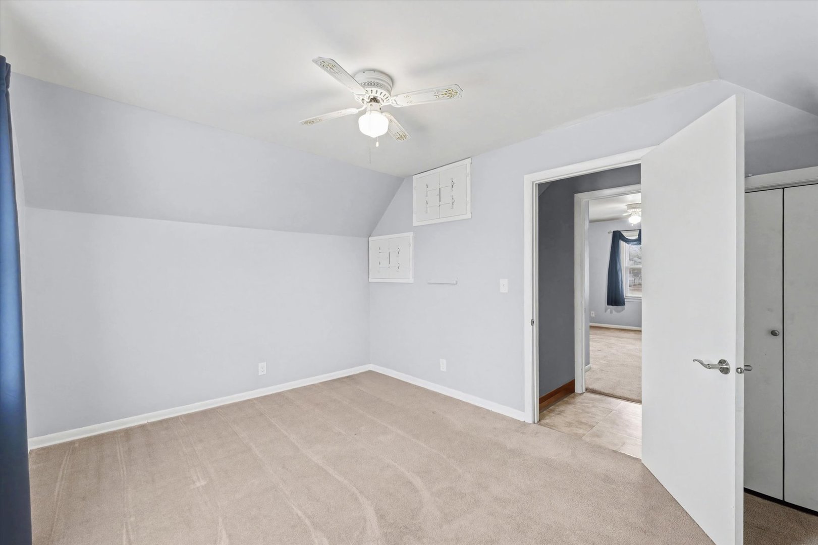 726 E Thompson Avenue, Hoopeston, IL 60942