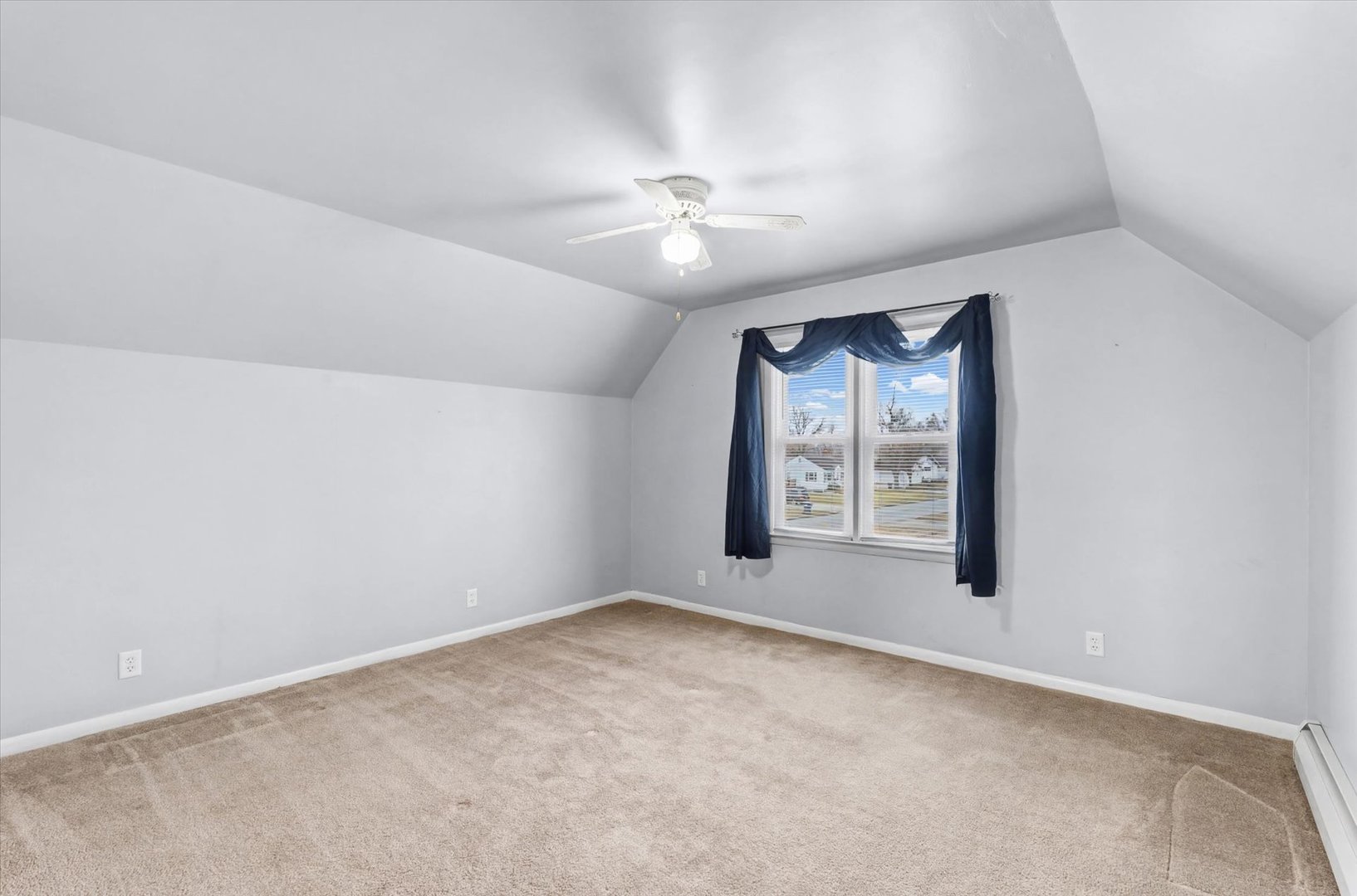 726 E Thompson Avenue, Hoopeston, IL 60942