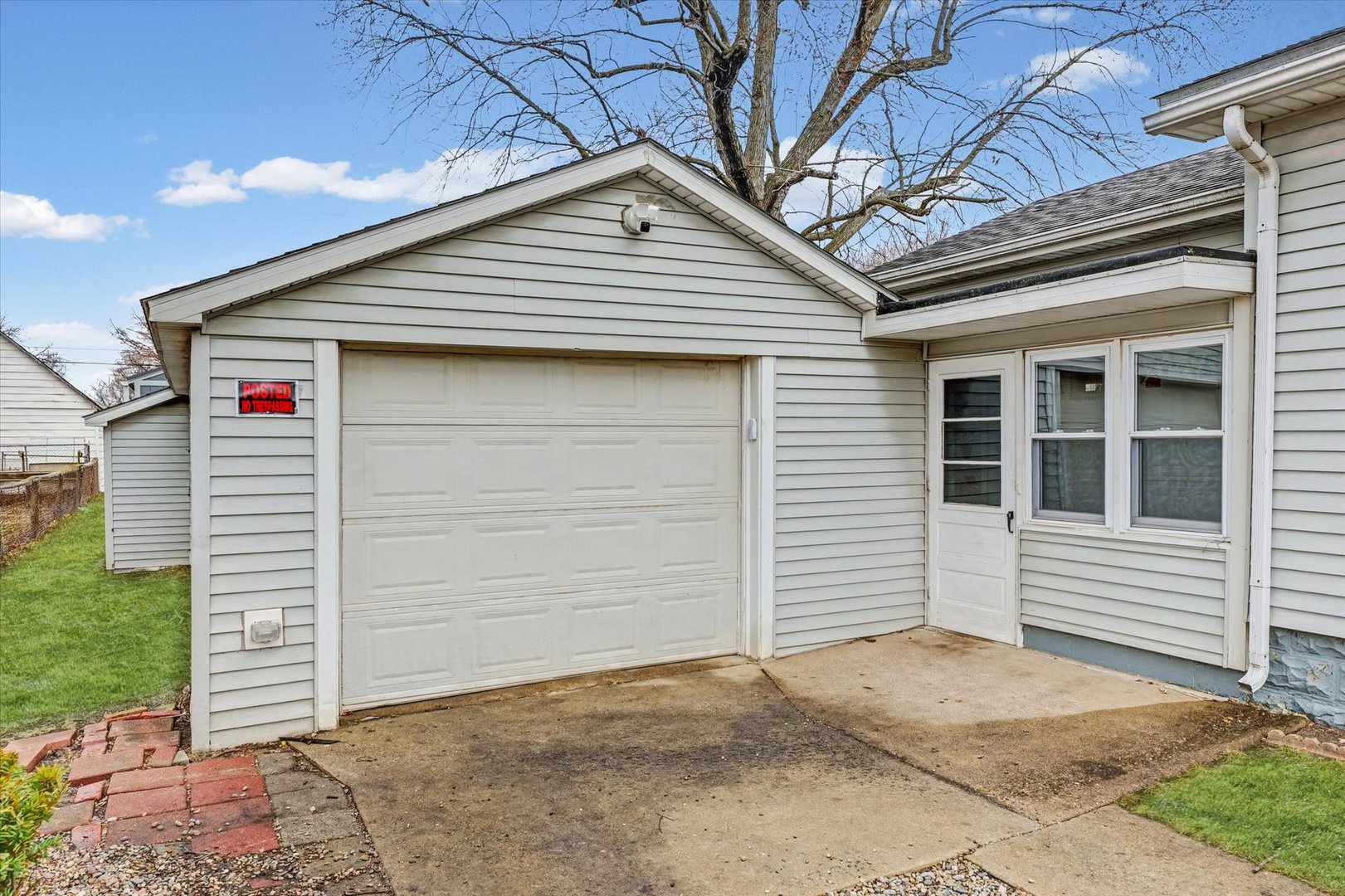 726 E Thompson Avenue, Hoopeston, IL 60942