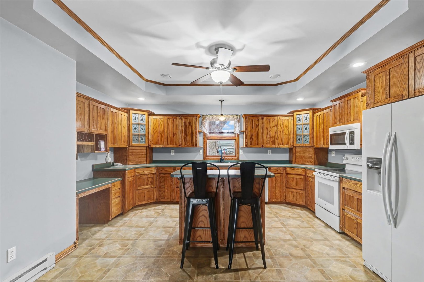 726 E Thompson Avenue, Hoopeston, IL 60942