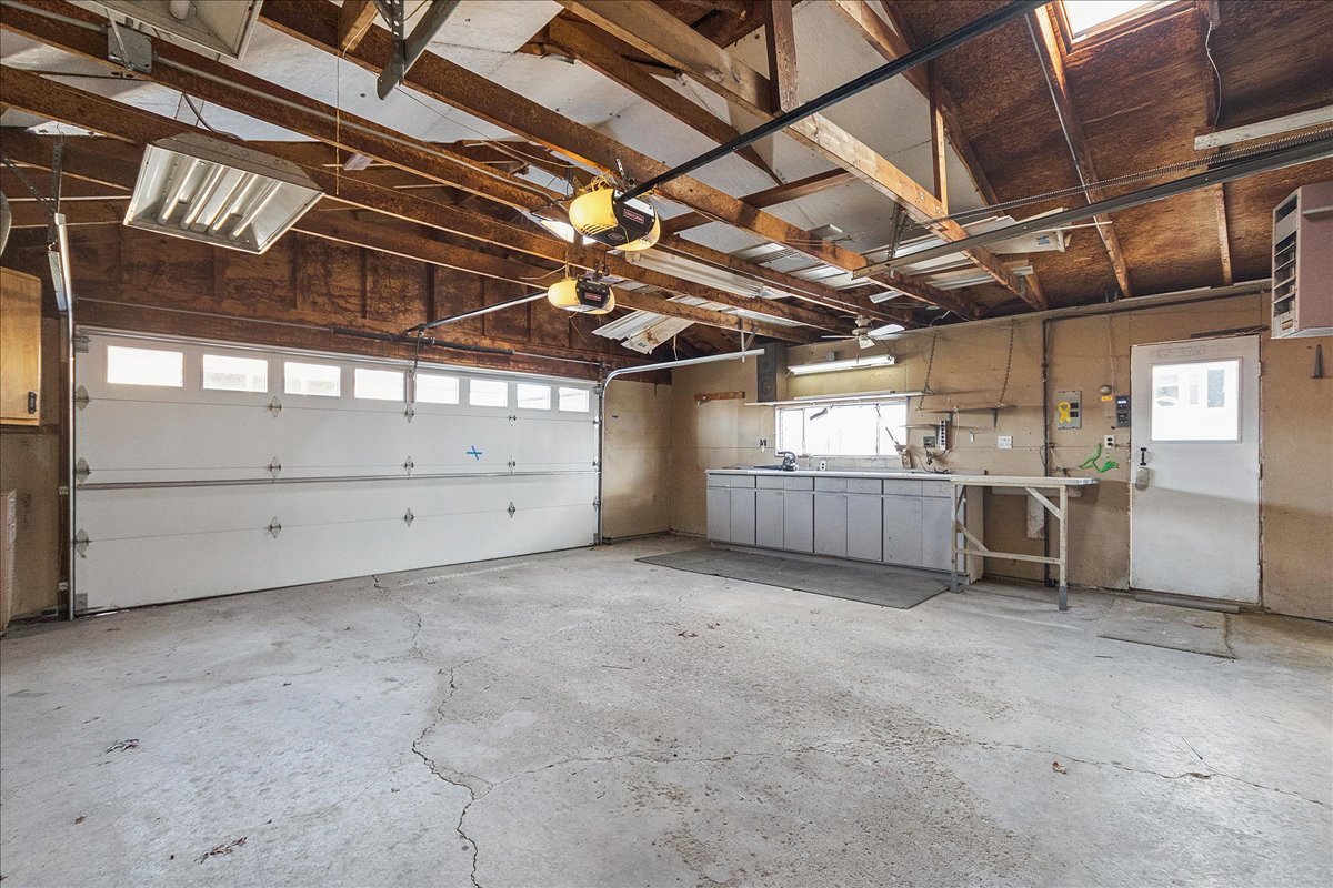 11118 S Natoma Avenue, Worth, IL 60482