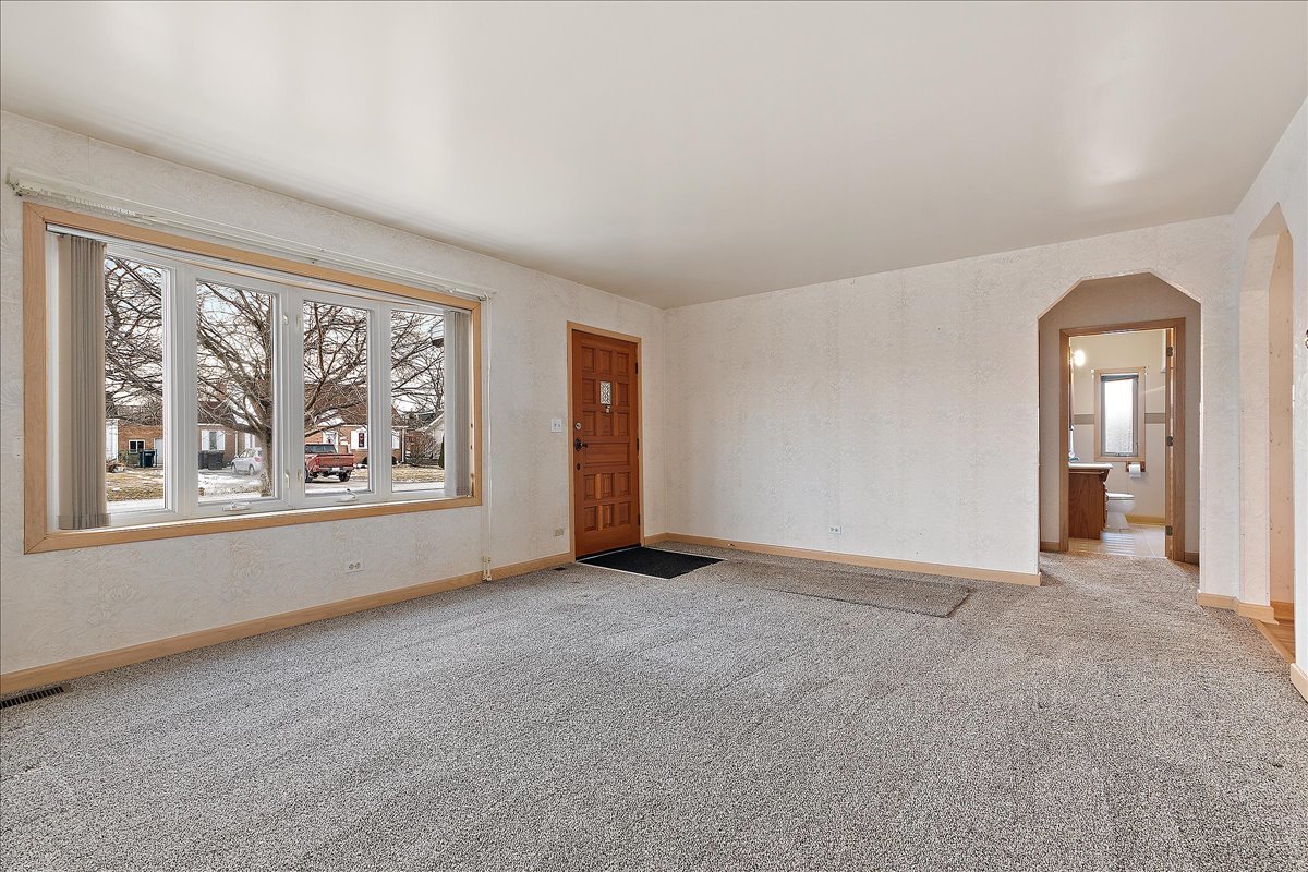 11118 S Natoma Avenue, Worth, IL 60482