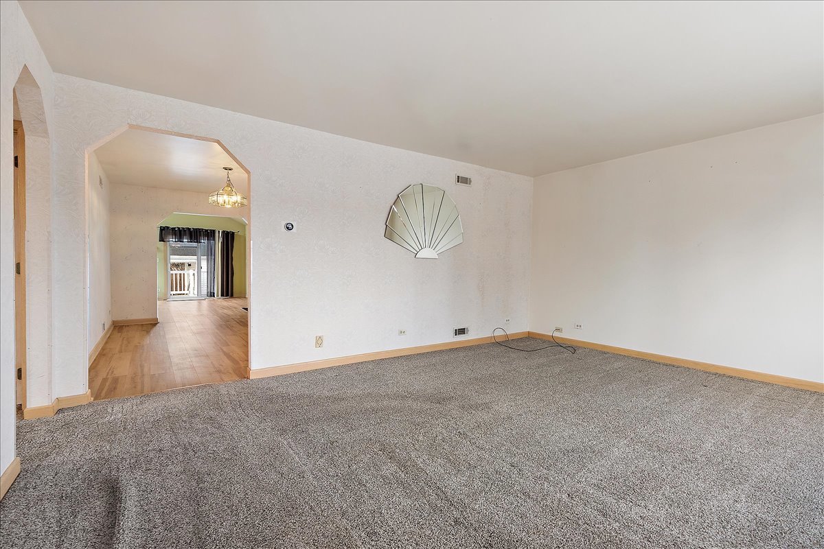 11118 S Natoma Avenue, Worth, IL 60482