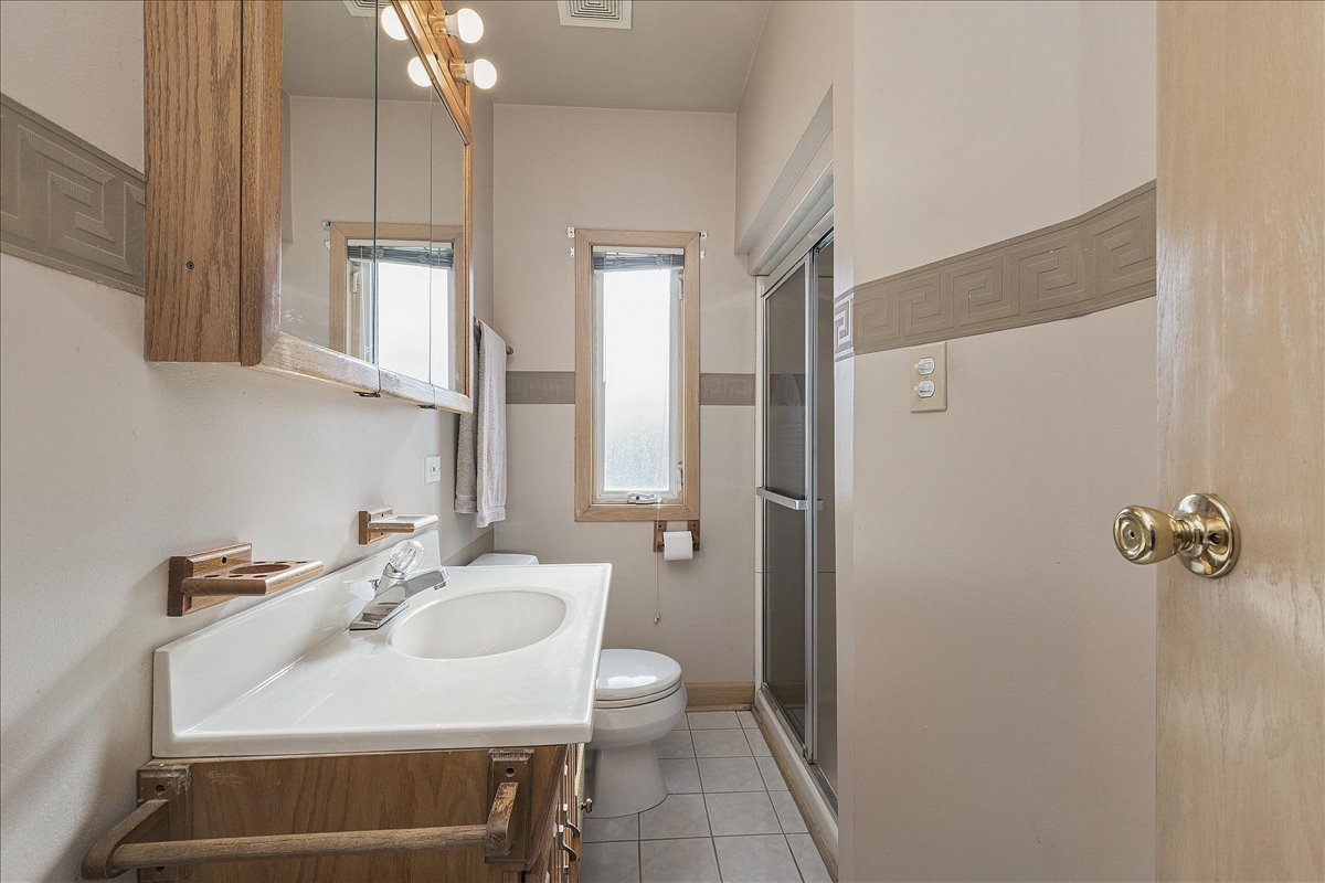 11118 S Natoma Avenue, Worth, IL 60482