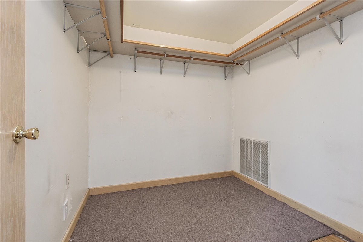 11118 S Natoma Avenue, Worth, IL 60482