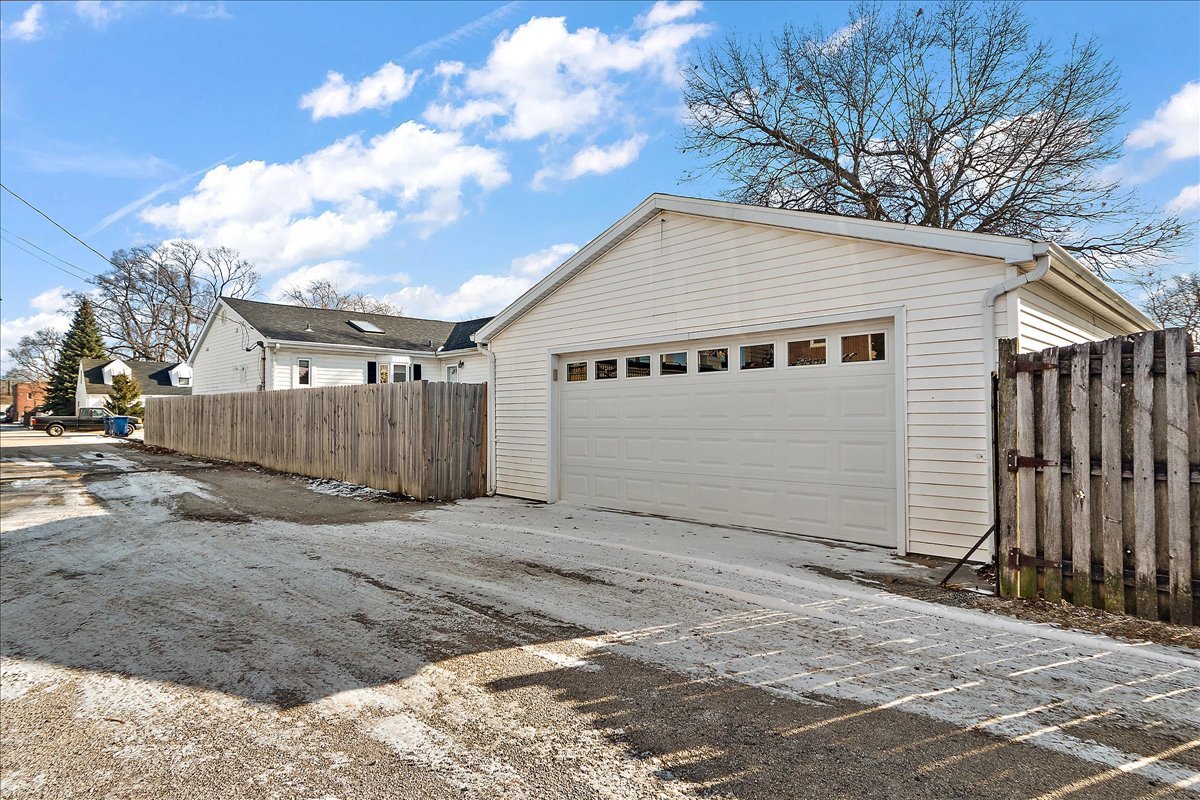 11118 S Natoma Avenue, Worth, IL 60482