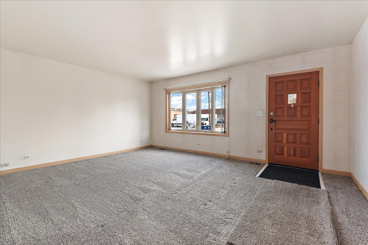 11118 S Natoma Avenue, Worth, IL 60482