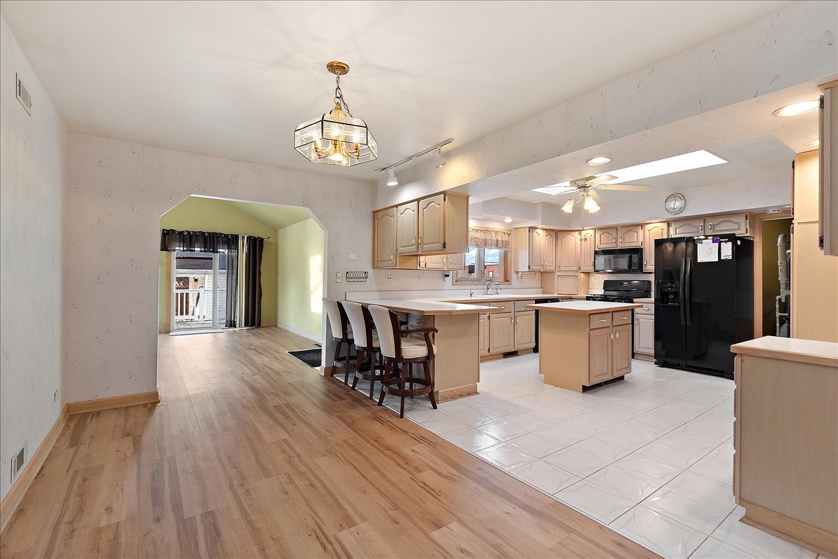 11118 S Natoma Avenue, Worth, IL 60482