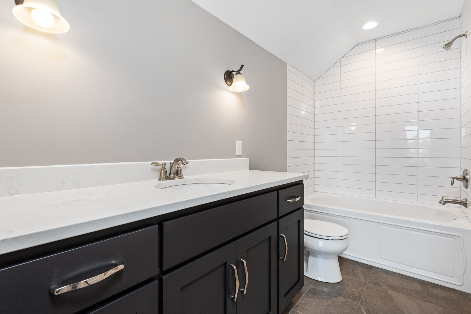 777 Dartmouth Lane, Oswego, IL 60543