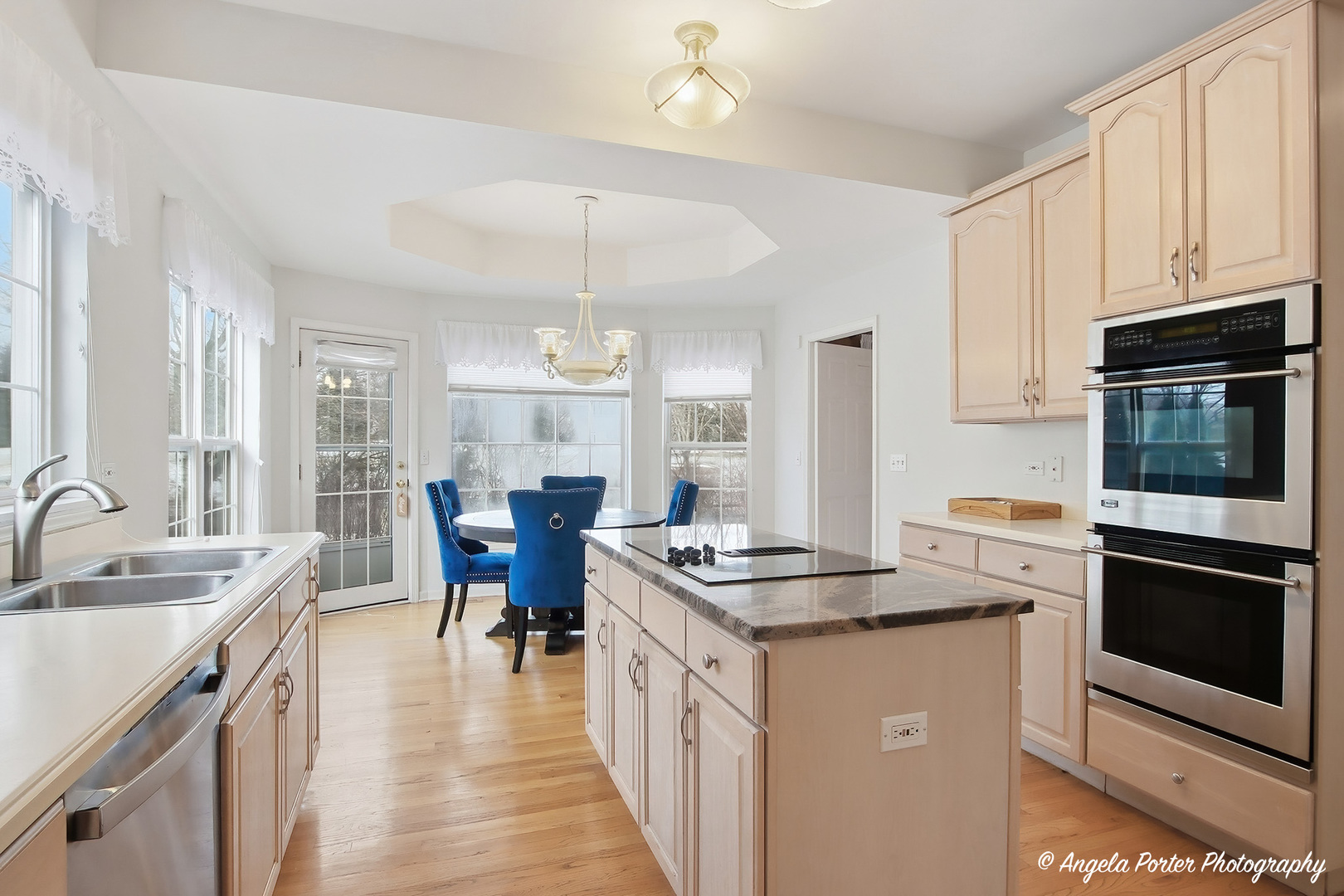 7390 Bittersweet Drive, Gurnee, IL 60031