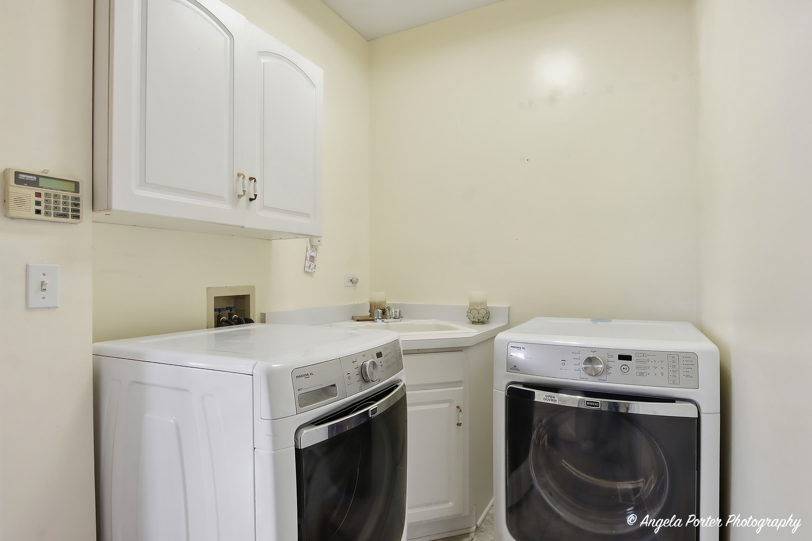 7390 Bittersweet Drive, Gurnee, IL 60031