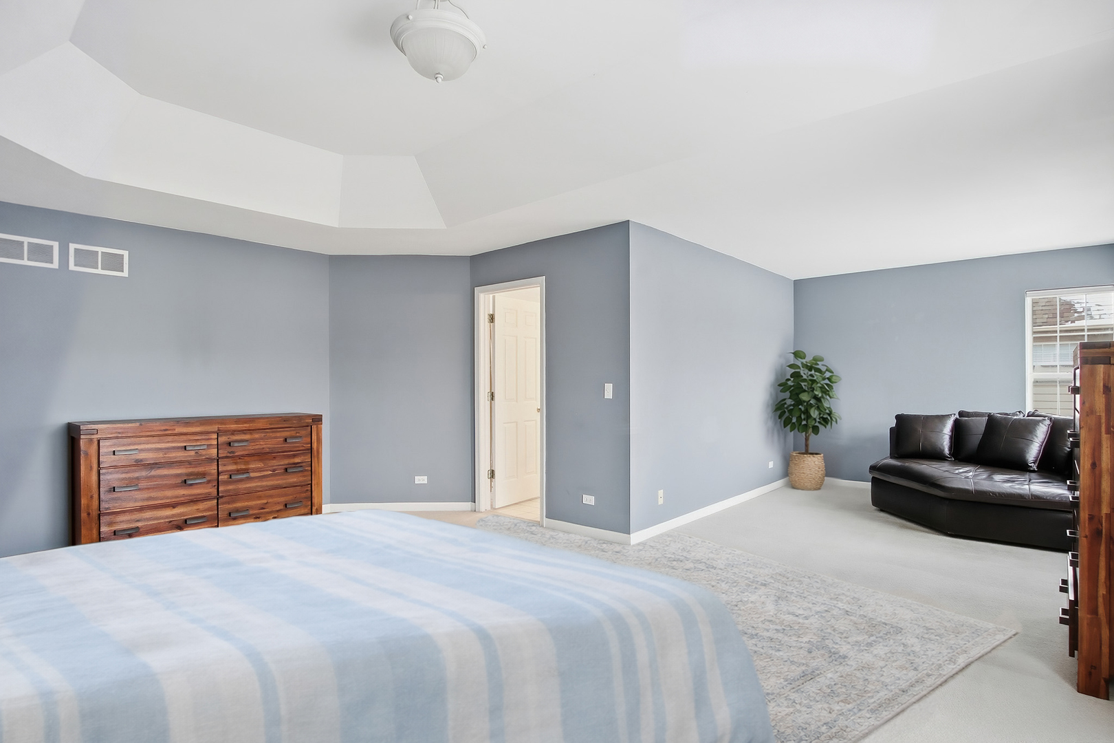 7390 Bittersweet Drive, Gurnee, IL 60031