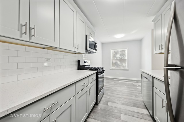 515 N Cass Avenue #3E, Westmont, IL 60559