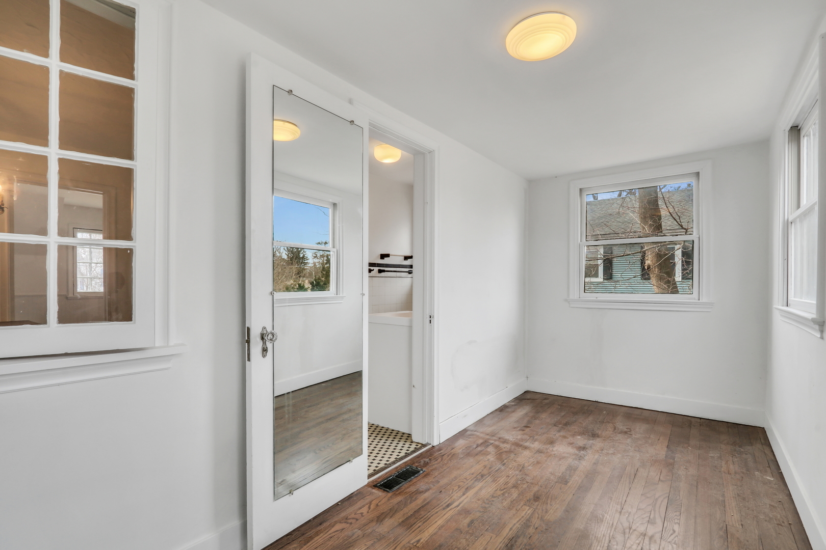 526 W Jackson Street, Woodstock, IL 60098