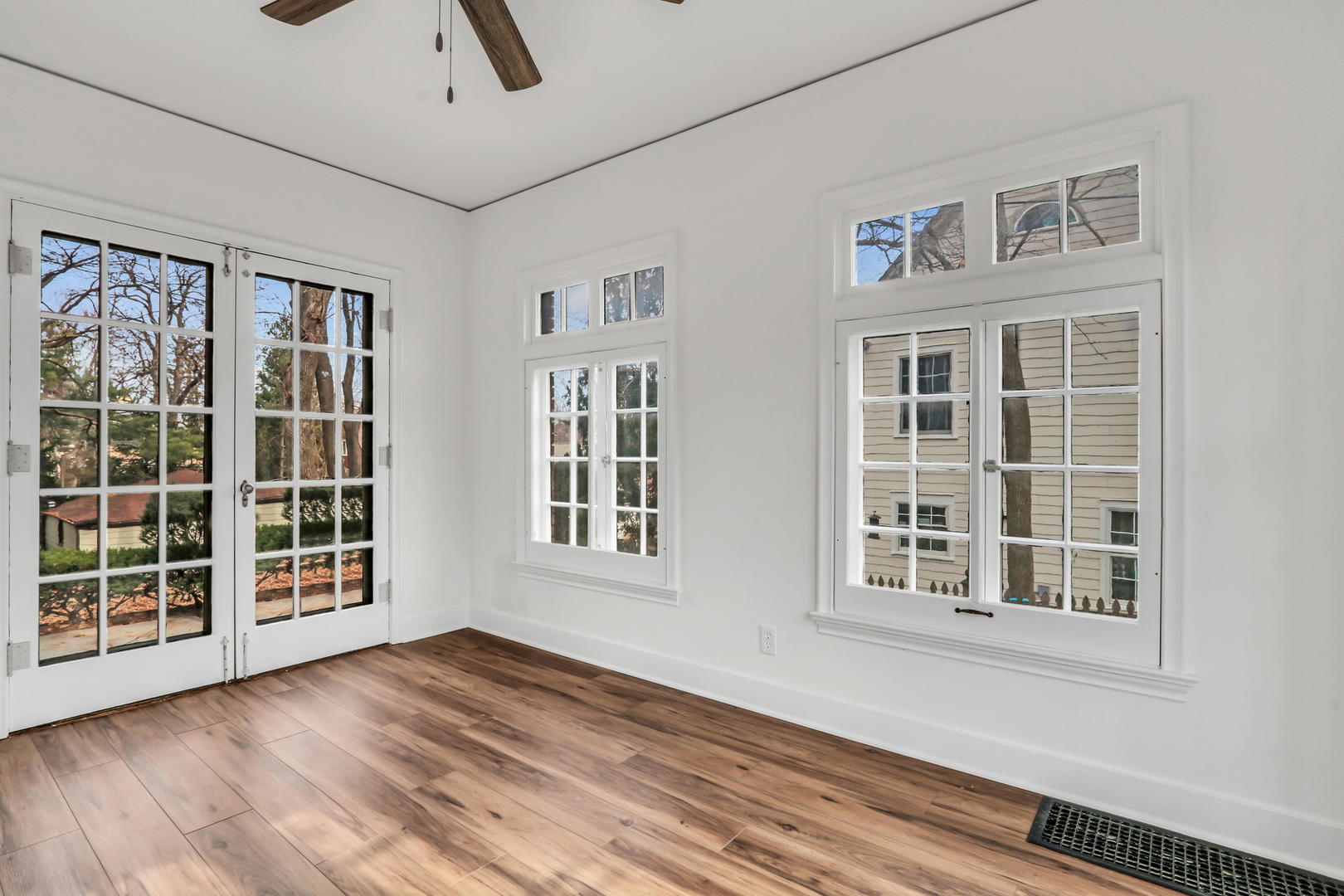 526 W Jackson Street, Woodstock, IL 60098