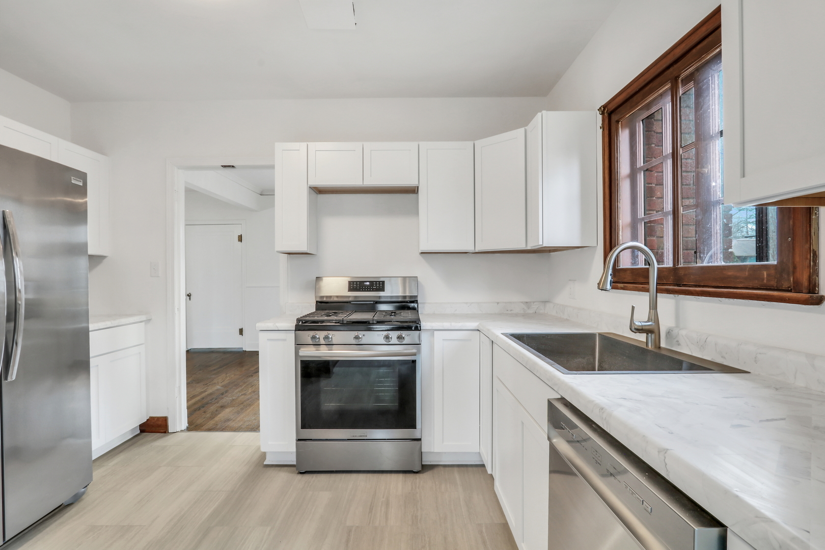 526 W Jackson Street, Woodstock, IL 60098